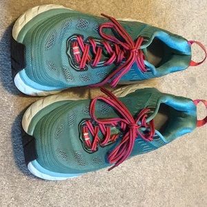 Hoka One One Women’s Bondi 6